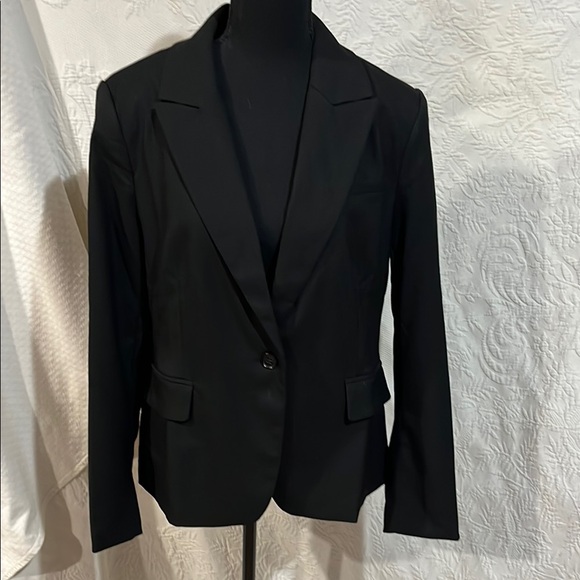 Banana Republic Jackets & Blazers - Banana Republic Black Blazer,‎ size 14, NWT
